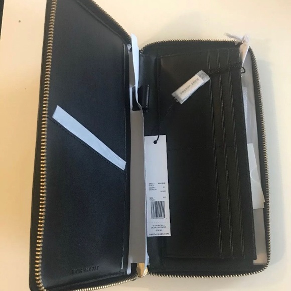 NWT Marc Jacobs large leather wallet black. SOLD!! - Picture 4 of 5